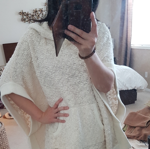 🎉Sold At MP🎉Free people easy breezy poncho sweater  Size M - Picture 2 of 12